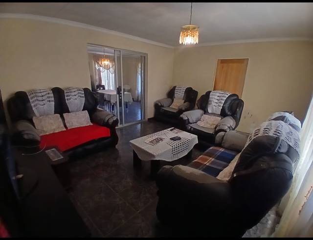 3 BEDROOM FREEHOLD FOR SALE IN SEBOKENG ZONE 10